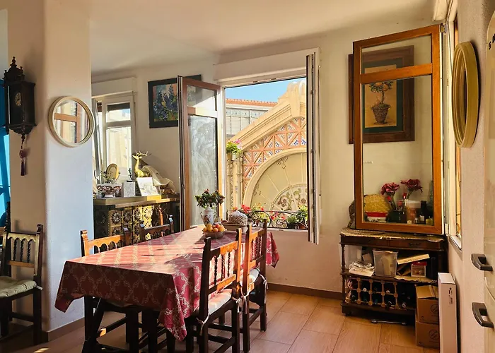 Mirador 5 Del Mercado Central - Habitacion Con Bano Privado En El Centro De La Ciudad Vella
